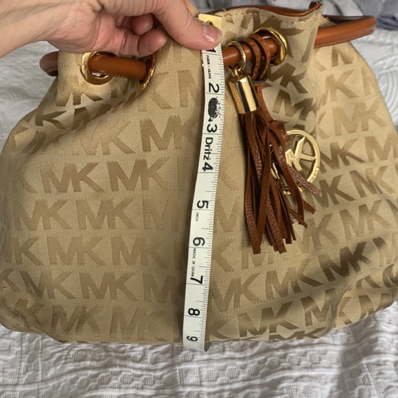 Authentic Michael Kors Purse - Picture 7 of 16